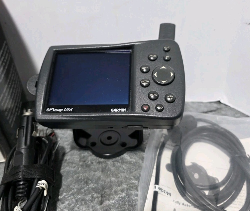 GARMIN GPSMAP 176C Color Marine Chartplotter w/ Cables, Manual, Box, Data Card