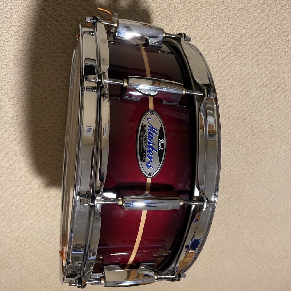 Pearl Masters Maple Complete 5.5x14 Snare Drum