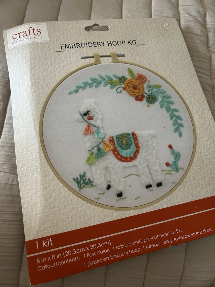 “Crafts” Embroidery Hoop Kit New Includes Hoop & Thread