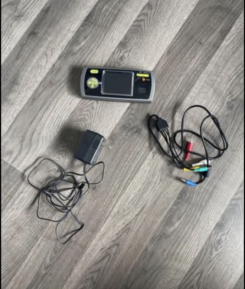 TV NOW Portable Video Recorder (2006 Hasbro Tiger Electronics) Powers On