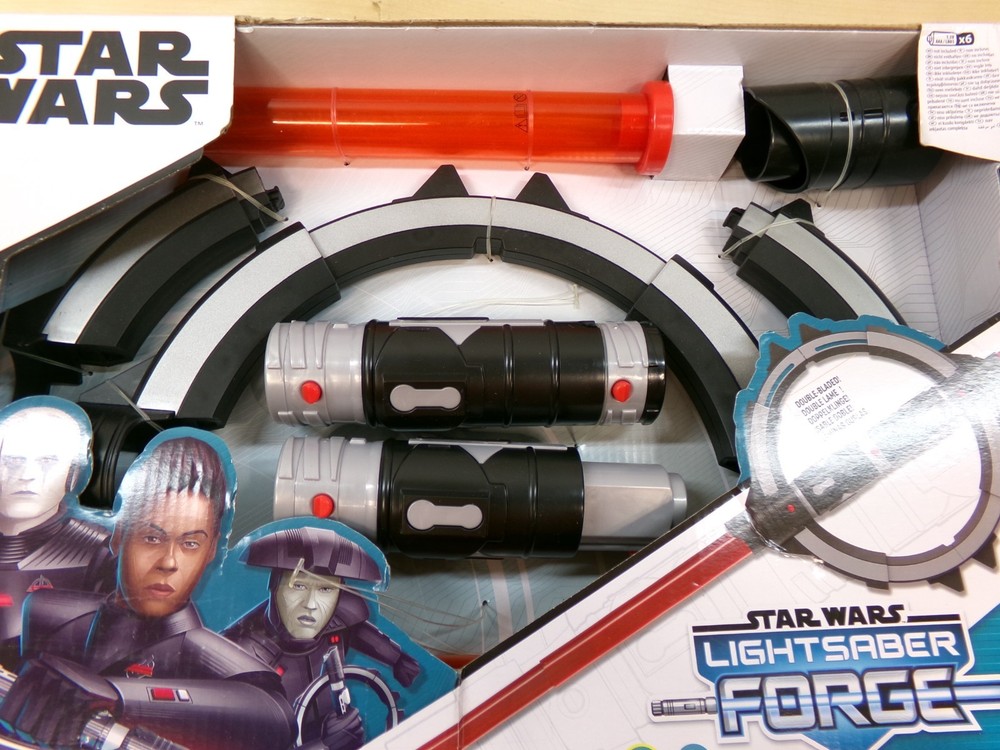 Star Wars Double-Bladed Electronic Light Saber Forge Inquisitor Masterworks Set