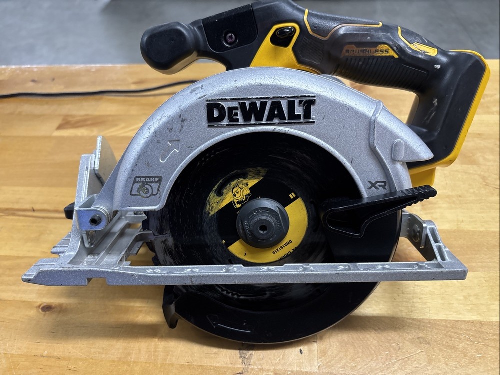 DEWALT 20V Cordless Circular Saw DCS565 (TOOL ONLY)