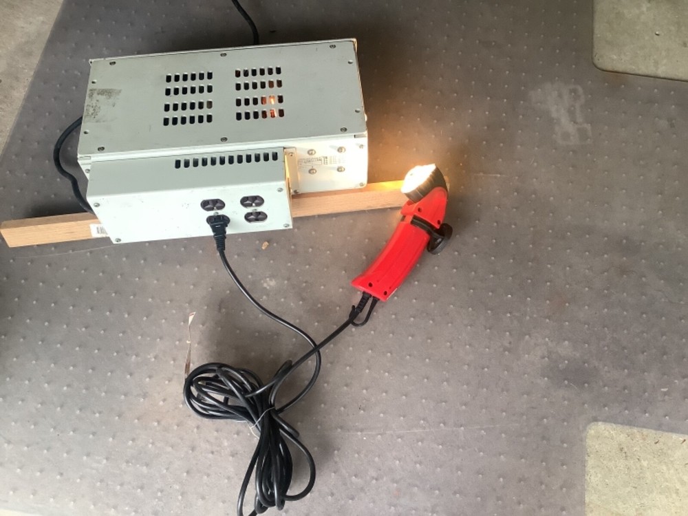 General Radio Variac 1592 Automatic  Voltage Regulator 4 Out Put seems to work