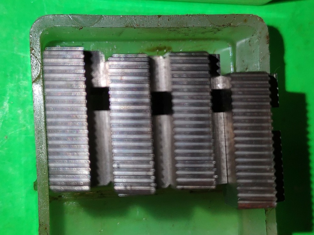 THREAD CHASERS vagus d 9/16 head 12-28