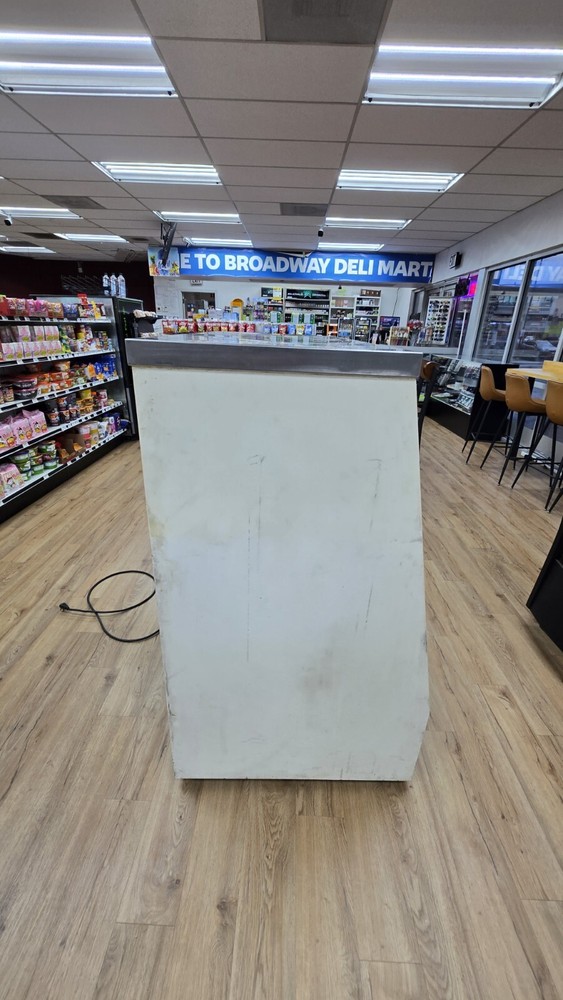 True Deli Refrigerator