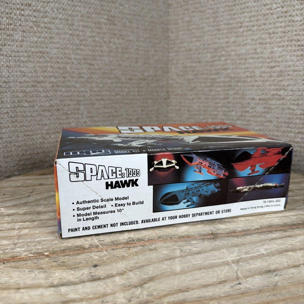 MPC Space: 1999 Hawk 10" Model Kit 1-1904