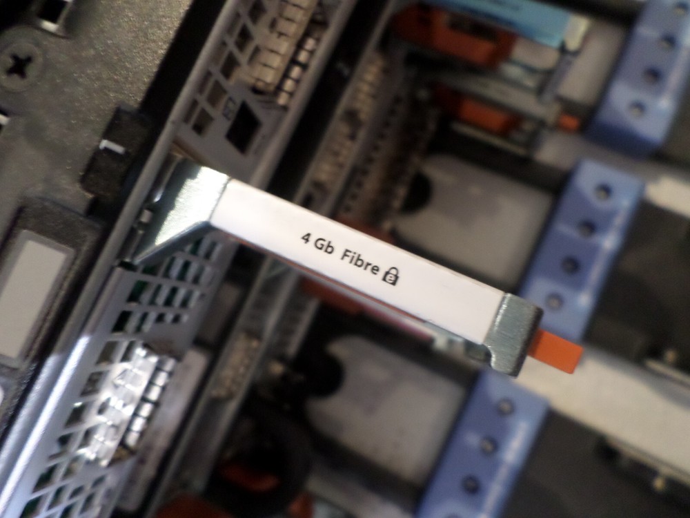 EMC INPE Data Domain 15-Slot Disk Array Enclosure 100-563-456