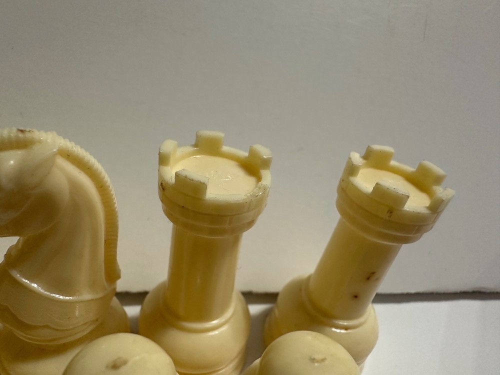 Vintage White And Black Plastic Chess Pieces Complete Set