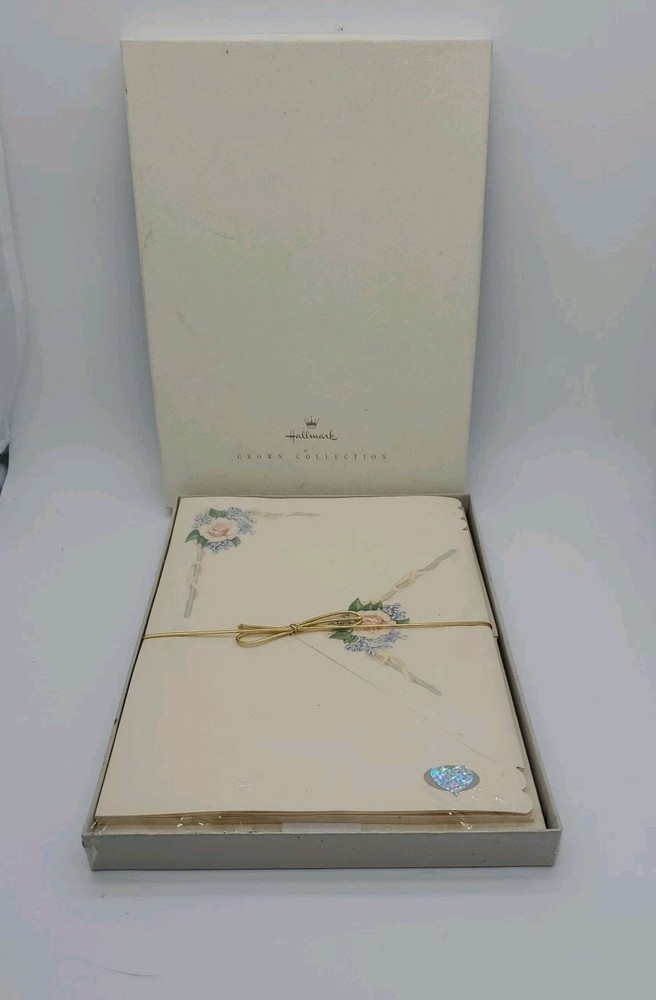 Hallmark Crown Collection 16 decorated sheets, plain sheets and envelopes