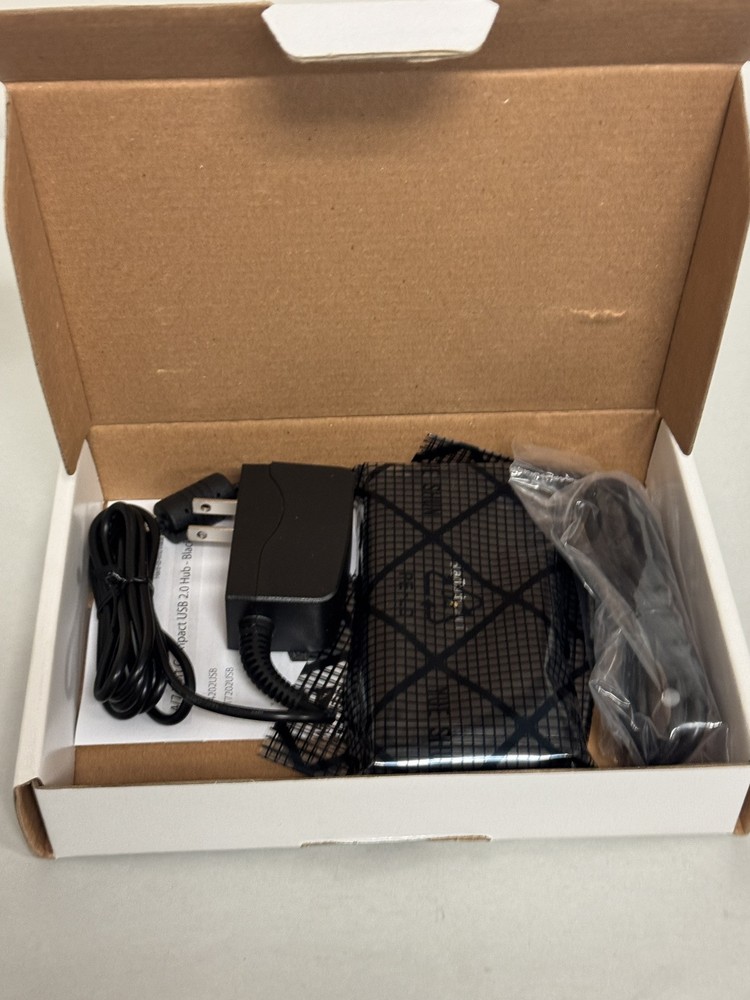 NEW StarTech 7-Port Compact USB Hub Part# ST7202USB