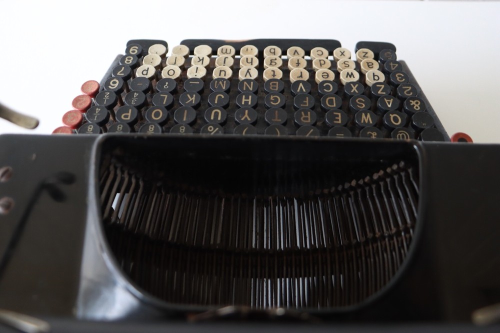 Antique - The Smith Premier Typewriter - Complete / Working / Original Condition