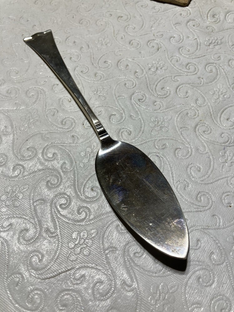 J. Tostrup Small Cake Server 830S Silver Norway 6 1/4" Kronesolv Pattern