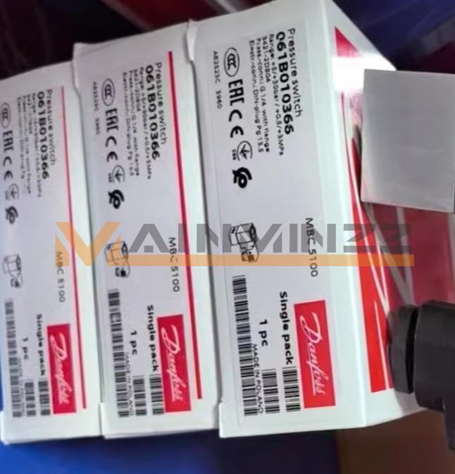 One New Danfoss 061B010366 pressure switch