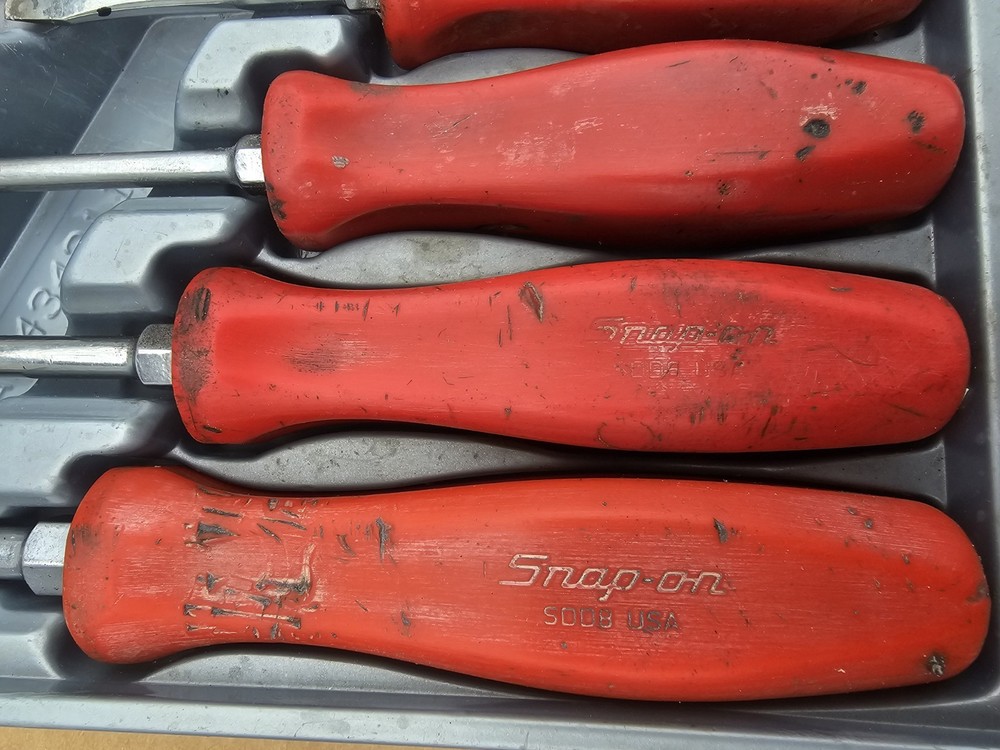 Snap-On 8 Piece RED Hard Handle Screwdriver Set