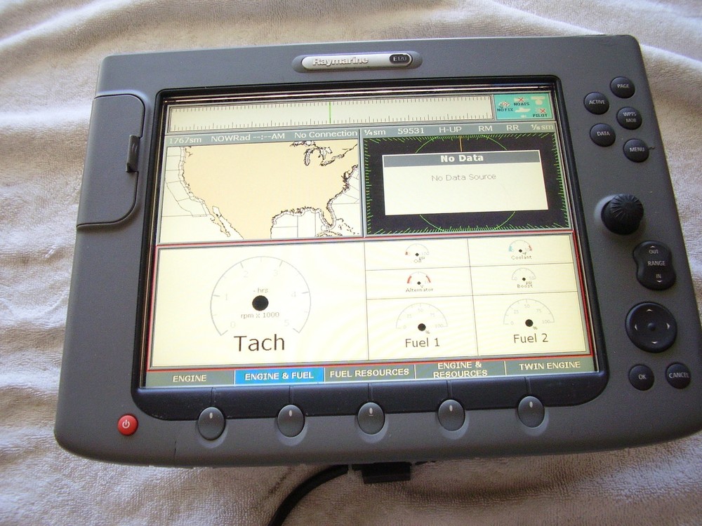 Raymarine E120 Classic Chartplotter & MFD Display; Works Great