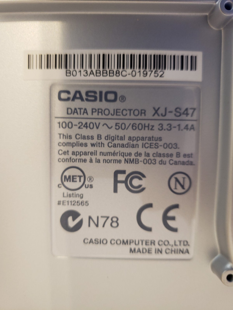 Used CASIO DATA PROJECTOR XJ-S47 With Carry Case Power Cord & Data Cable