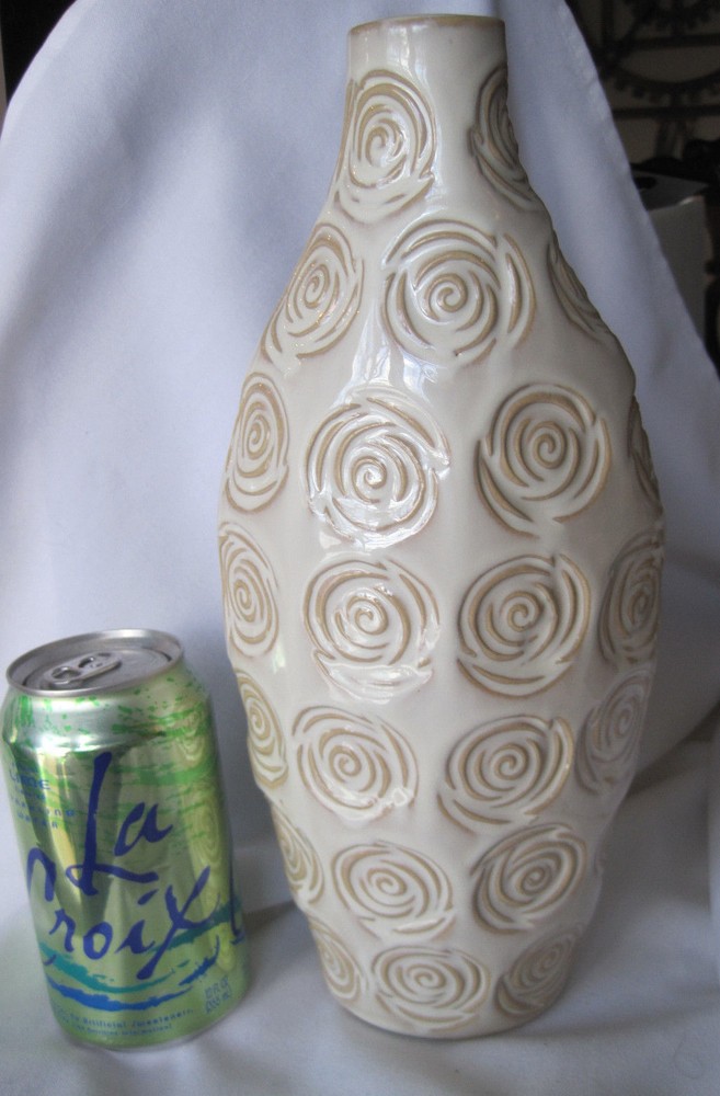 Estate Modern Ceramic Vase with Circles Design