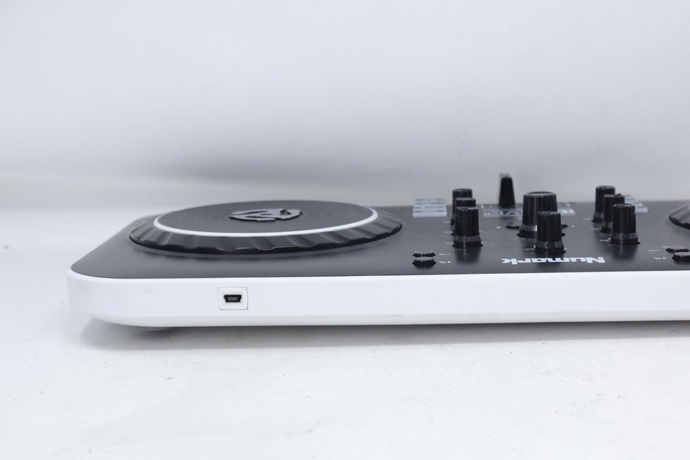 Numark iDJ Live II | DJ Controller for Mac, PC, iPad, iPhone and iPod Touch