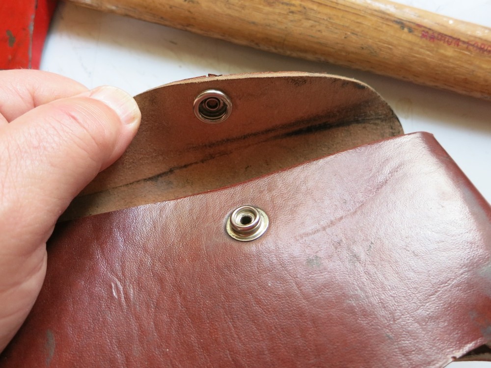 MARION TOOL 2 1/4 LB BOYS CAMP AXE WITH ORIGINAL HANDLE PAINT WITH SHEATH