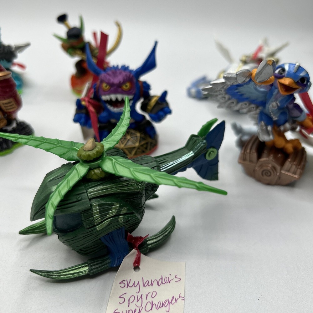 Lot of 9 Activision Skylanders Action Figures
