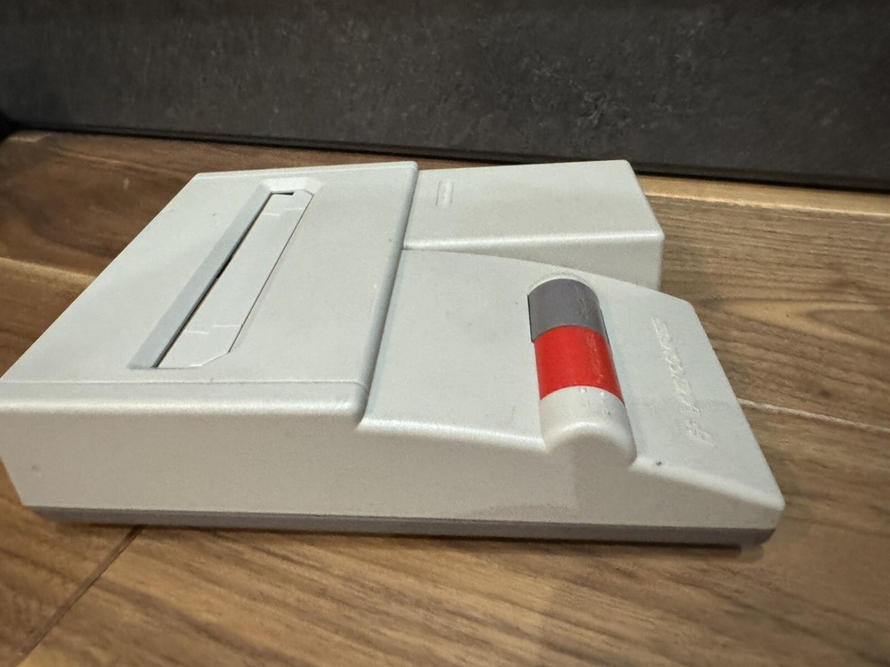 Nintendo Famicom AV Top Loader Family Computer Console OEM + Dog Bone Controller