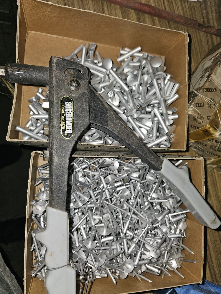 2 Riveter Rivet Guns And Rivets