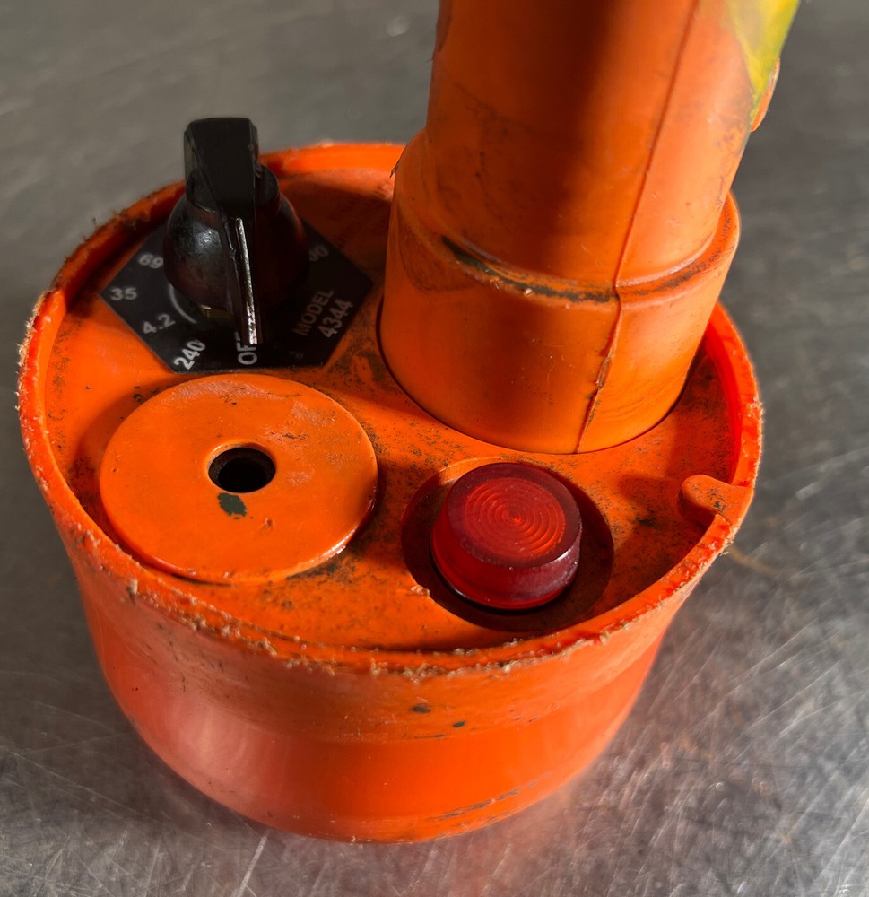 SALISBURY Model 4344 Audio Visual AC VOLTAGE DETECTOR. Our #3