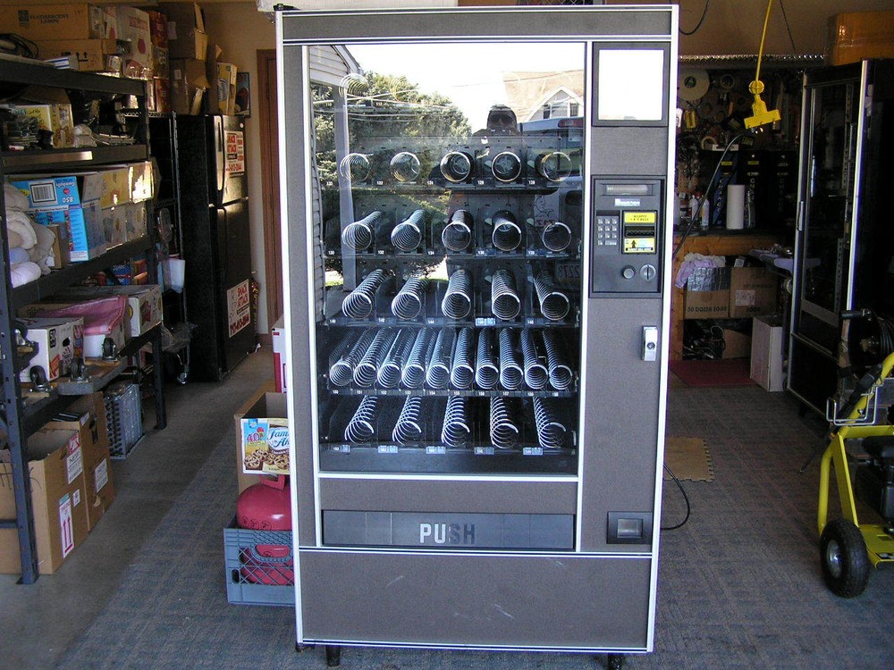 (2) (AP) AUTOMATIC PRODUCTS STUDIO & 122,123 SNACK MACHINE SPIRAL HUBS (White)