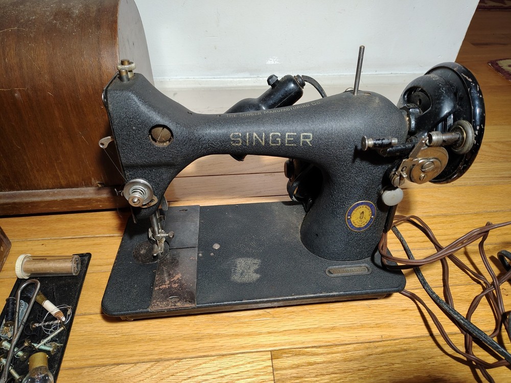 Singer 1950 #128 Sewing Machine /Working With Case