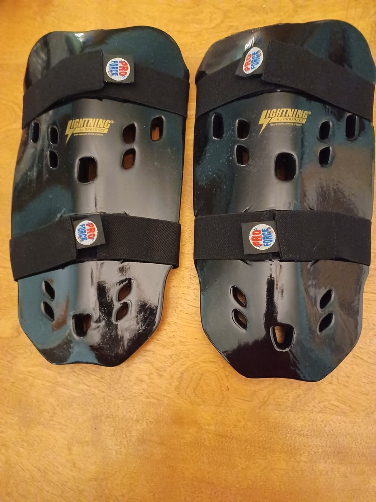 ProForce® Lightning Shin Guards Black Size LARGE
