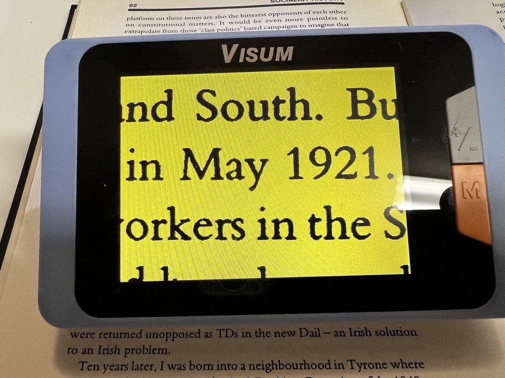 Visum Reader, Electronic Magnifier With Charging Cable