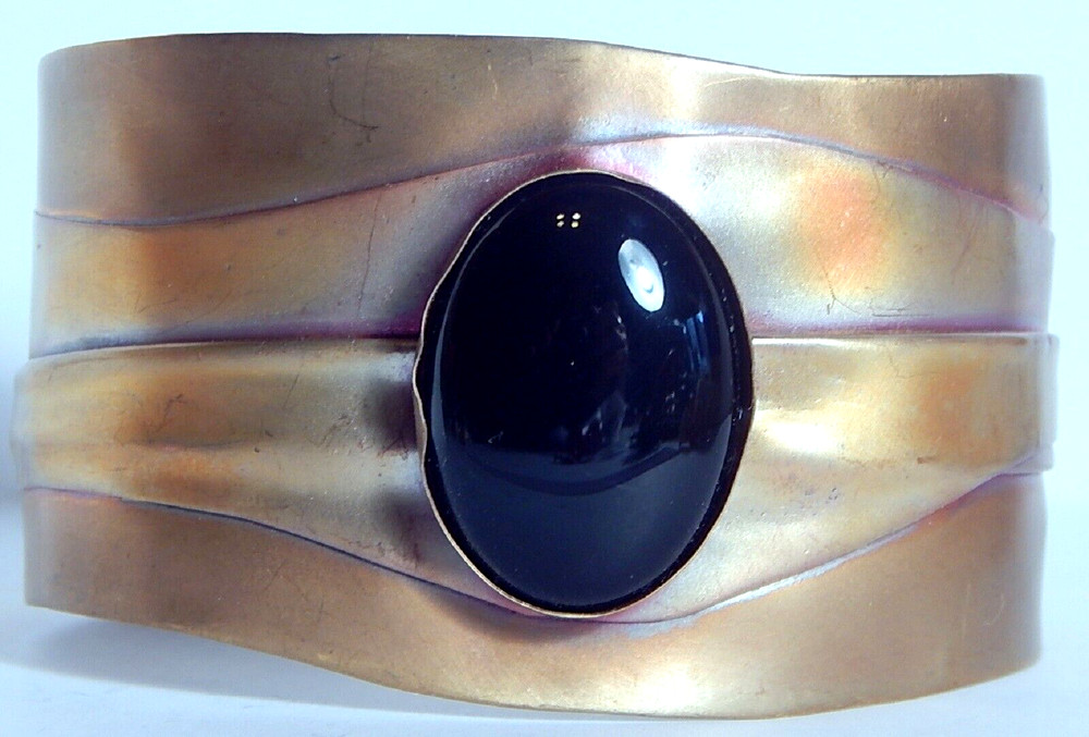 WIDE VINT BRASS CUFF ONYX OVAL CAB OVERLAY BRACELET