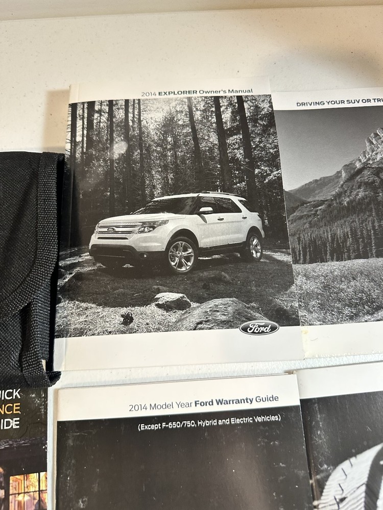 2014 Ford Explorer Owner's Manual Set