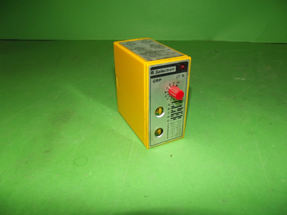 SELECTRON LYSS AG GRP 31/32 Multi Function 220V GRP Timing Relay Timer