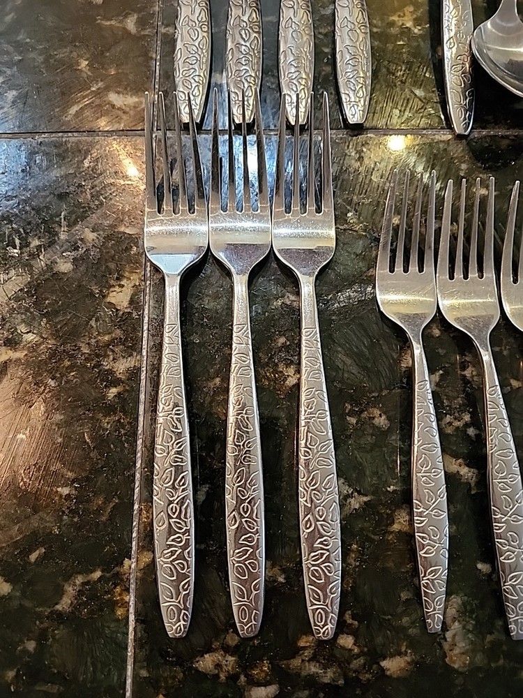JC PENNY JPF20 Flatware Set Stainless Leaf Pattern 14 Pc.
