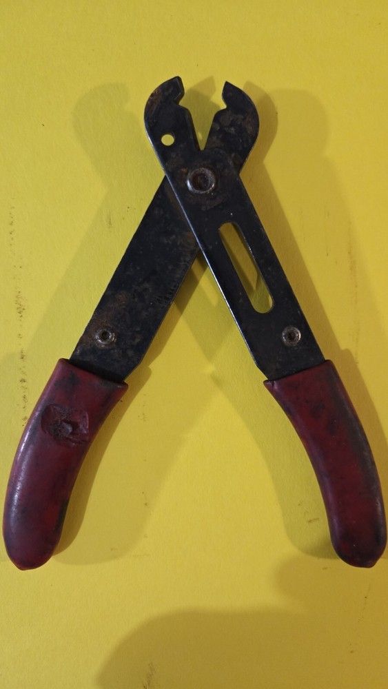 Multi-Function Wire Stripping & Cutting Pliers – Electrical Hand Tool Stripper