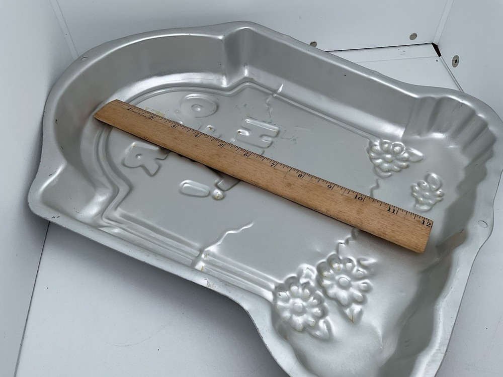 Wilton 1995 Over The Hill Cake Pan 2105-1237