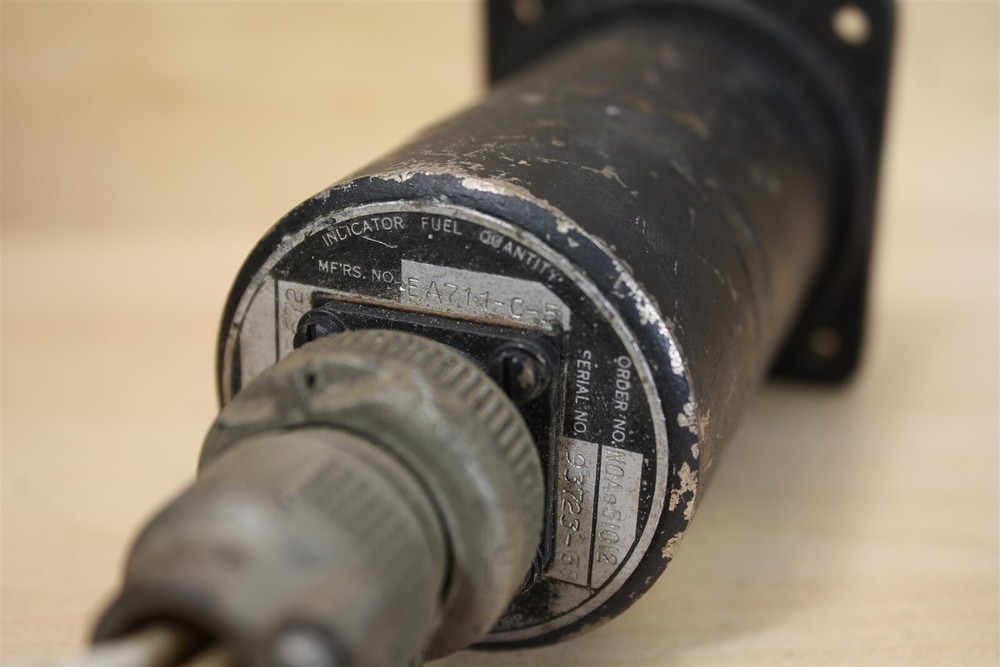 The Liquidometer Corp EA711-C-5 Fuel Quantity Indicator