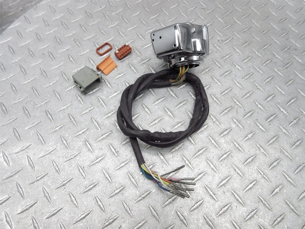 2004 04 Harley Davidson FLHTCI Shriner Shrine OEM Left Handlebar Switch Assy