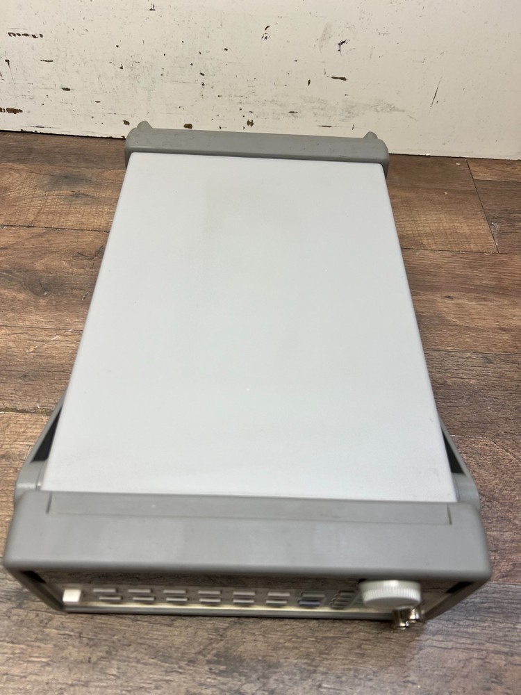 Hewlett Packard 33120A function generator