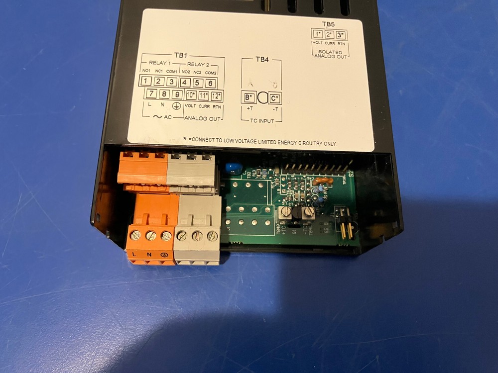 15351 Omega DP25B-TC-A Strain Meter & Controller