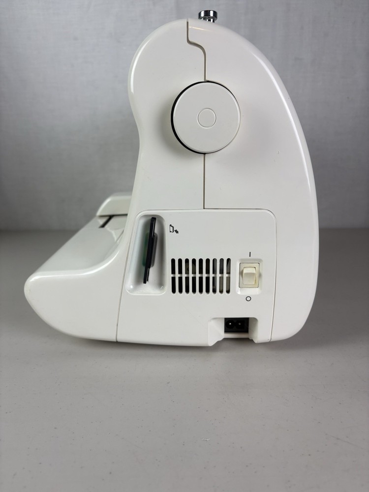 White W3300 Computerized Sewing Embroidery Machine