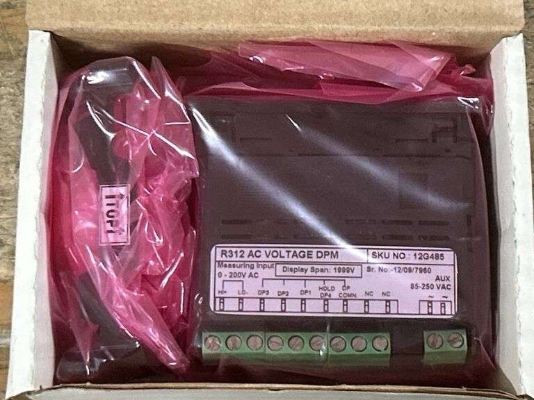 Value Collection 12G485 LCD 1999 Display Span 200V Digital Panel Meter