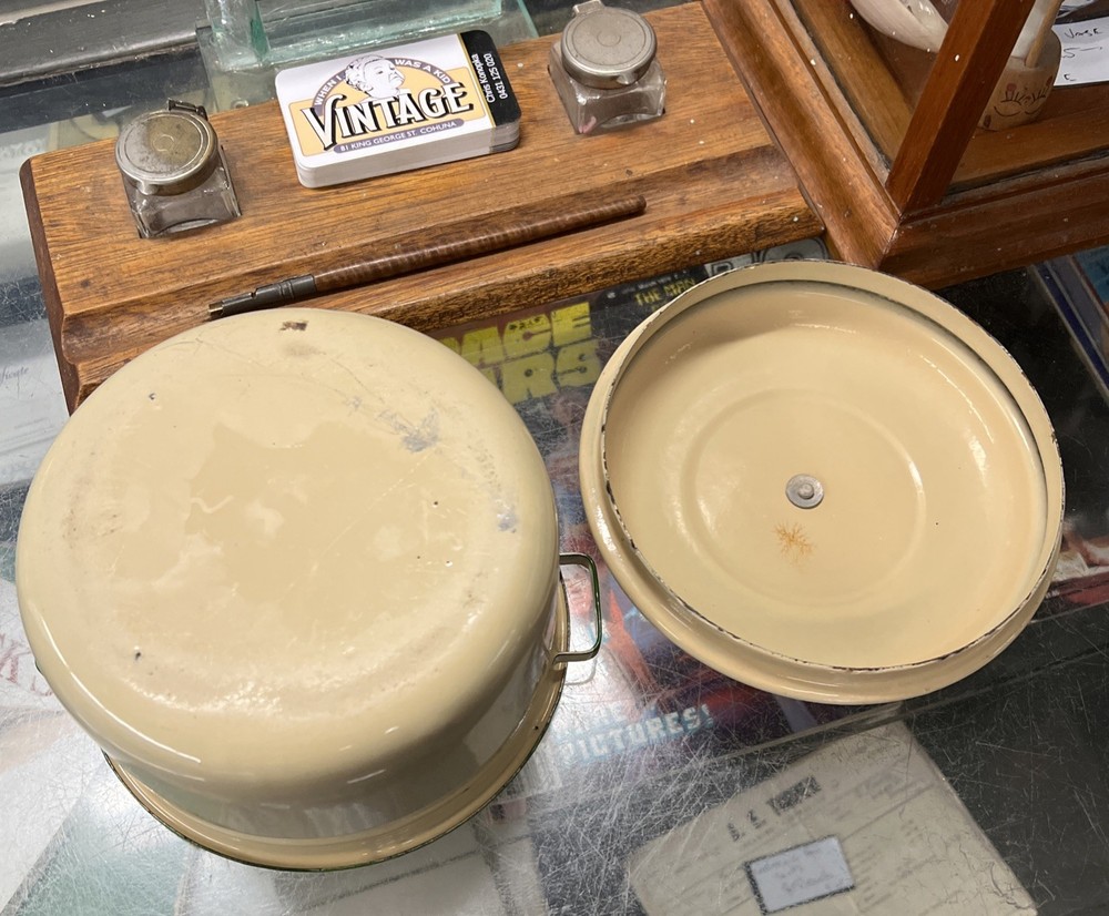 Metters Enamel Drippings Pot