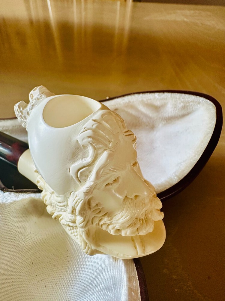 Block meerschaum pipe in case