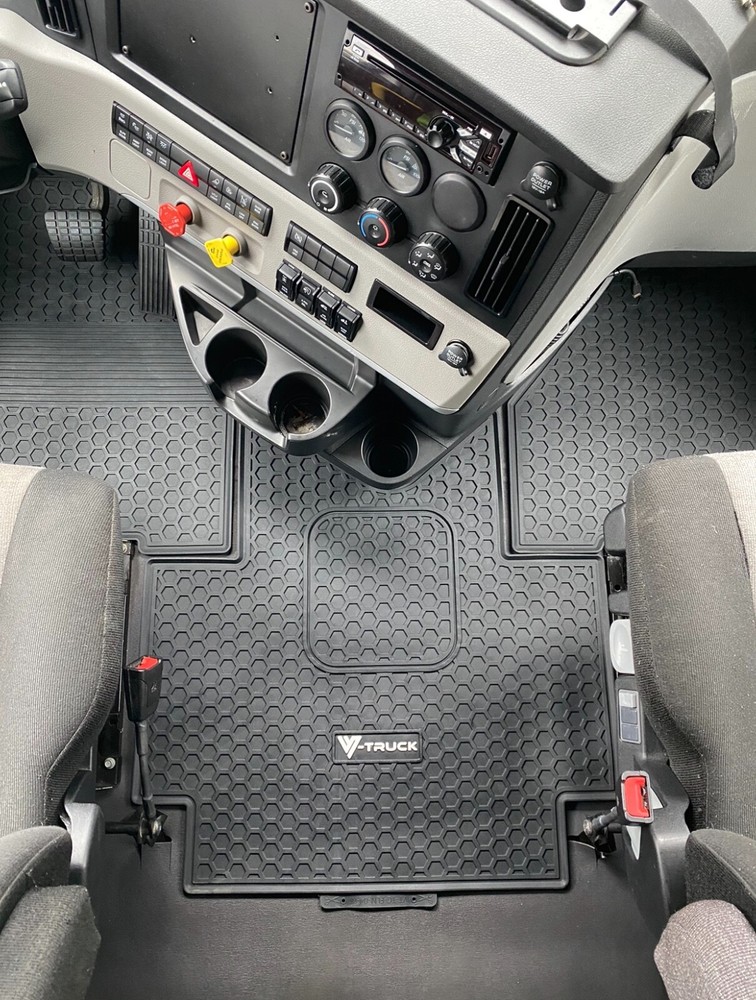 RUBBER FLOOR MATS FOR FREIGHTLINER CASCADIA 126 2017-PRESENT