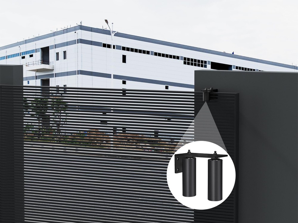 Sdstone Slide Gate Guide Roller 6" Black with L Rear Post 6 Inch