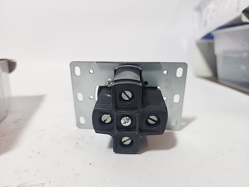 Legrand 3894 Range Receptacle