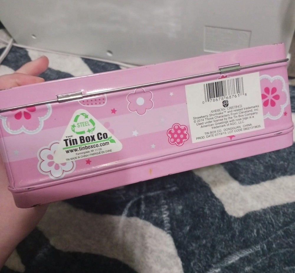 STRAWBERRY SHORTCAKE TIN LUNCH BOX, 2013
