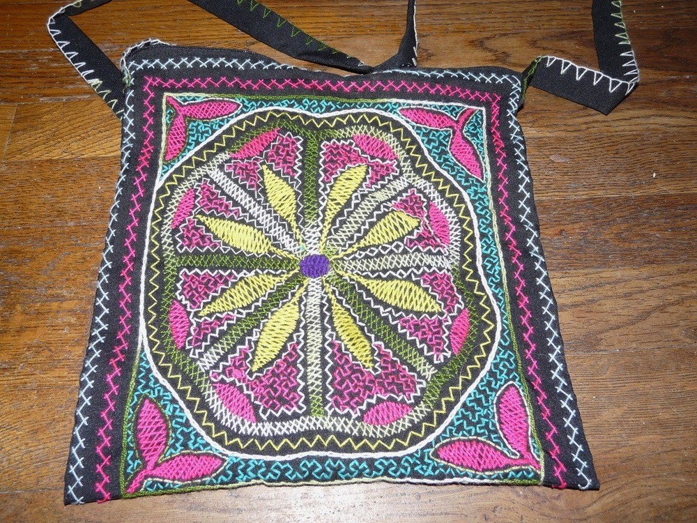 SHIPIBO PERU AMAZON INDIAN LARGE EMBROIDERED BAG #2